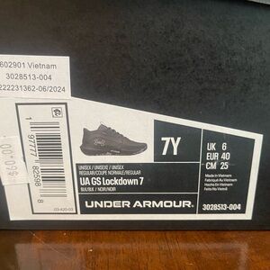 Under Armour Lockdown 7 Black Athletic Shoes- Like new in box